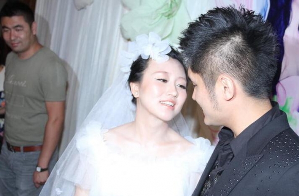 潘长江女婿是香港籍富二代 身家达10亿开会所