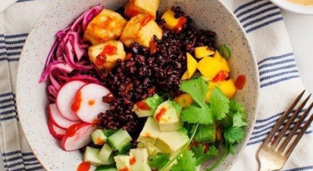 三月减肥季：现在开始我们尝试这些素食美味