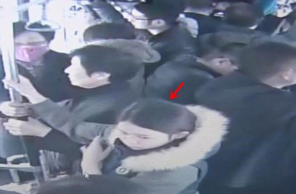 太嚣张！偷走老人1万7救命钱的郑州姑娘再出手