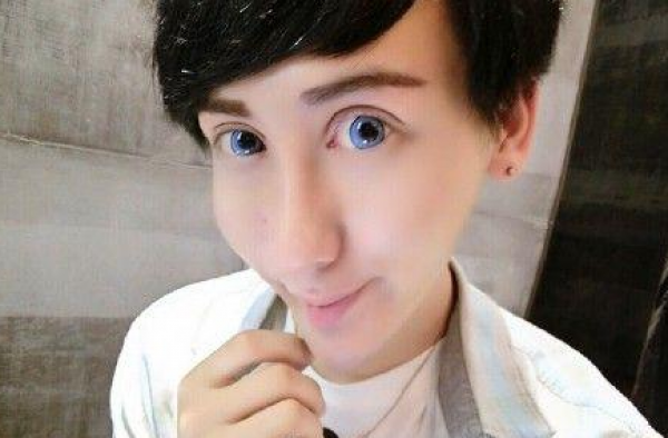 蛇精男心疼被割喉女孩 称愿牺牲下巴插死凶手