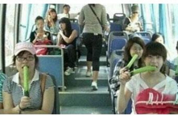 画面太污我不敢看 当年的黄瓜还只是黄瓜