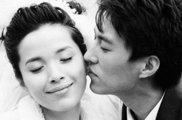靳东李佳结婚照曝光 靳东李佳情史大揭秘