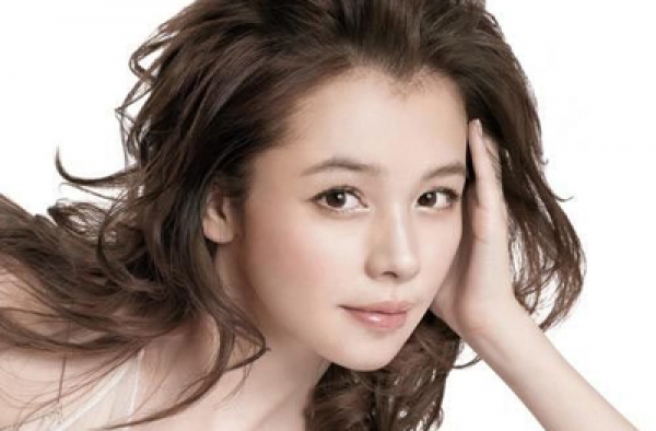 徐若瑄回应只晒亲生儿子照：女儿重隐私