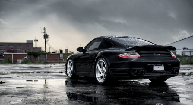 保时捷911 turbo 黑色造型亲和力极佳