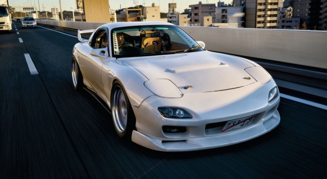 小萌神马自达RX-7 尽显性能剽悍本色
