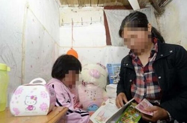 惊曝“偷鸡腿妈妈”是惯偷 多次拿过白糖和蔬菜