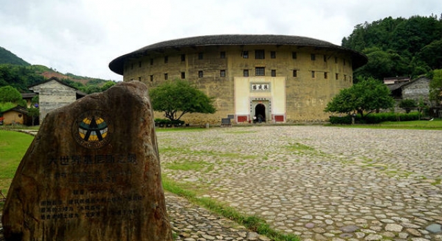 福建永定洪坑文化村 倾听土楼的传奇故事