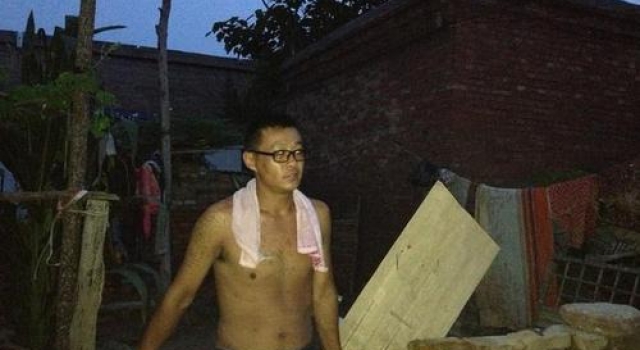洪水来袭：男子舍近妻先救母亲 妻子心寒带儿女出走