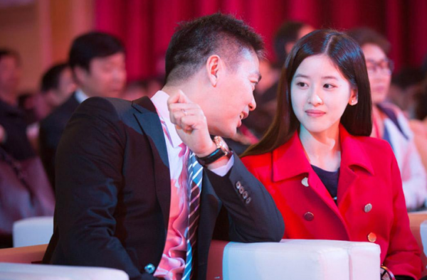 刘强东前女友重返京东任高管 奶茶妹妹会暴走吗？