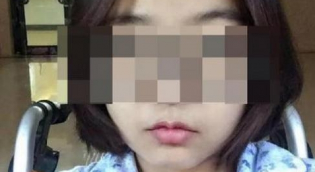 32岁女教师患癌被开除 被无情赶走只好摆摊赚钱