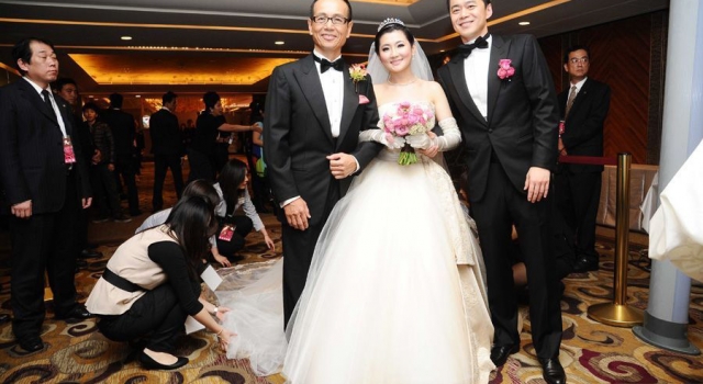 Selina前夫在谈离婚 被对方公司要求“必须死一次”