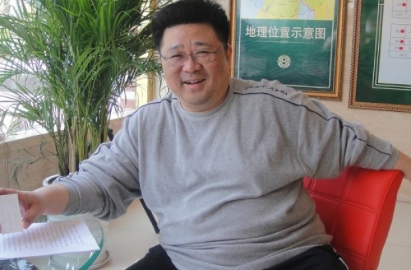 梁冠华老婆唐烨背景照片 唐烨不仅长得美还有才华