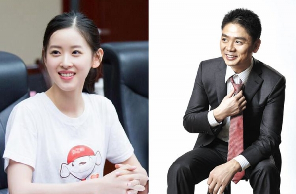 霸道总裁也秀恩爱 刘强东下蹲为奶茶妹妹拍照