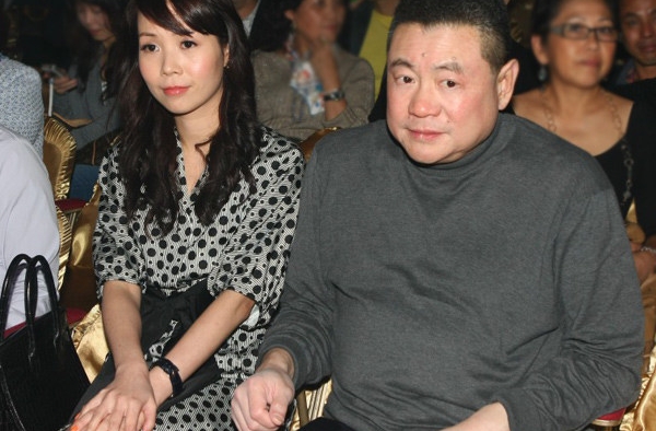 刘銮雄晒亿元珠宝签收文件 证吕丽君贪得无厌