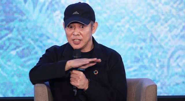 李连杰近照曝光令人心碎 好友:他只是不太讲究