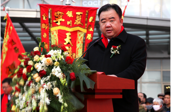 银川新华联购物中心开业首日嗨爆全城