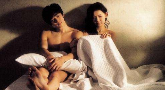 奇葩男子嫌老婆睡相难看欲分床 妻子起诉离婚遭拒