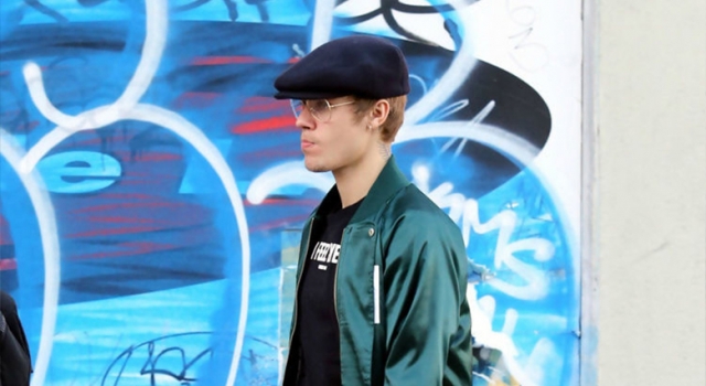戴上鸭舌帽和眼镜 Justin Bieber的轻熟男风格帅到让人措手不及
