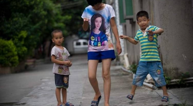 女孩活了20年 竟发现自己是个男人？！
