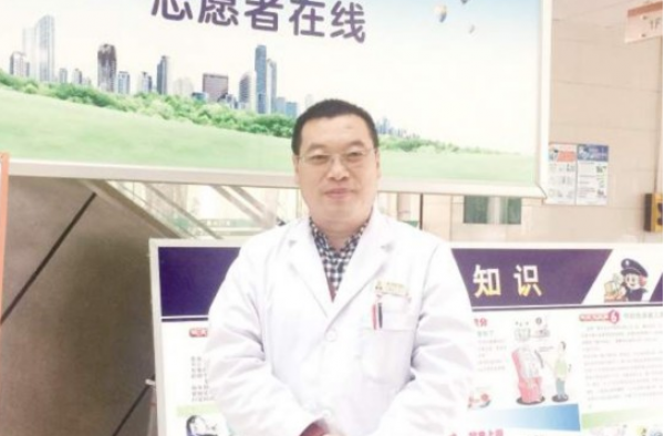 一个妇科男医生的30年：压力太大 还曾遭男家属暴打