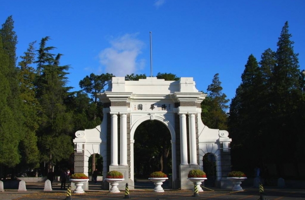 清华大学毕业标准新鲜出炉：不会游泳的旱鸭子不能毕业