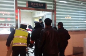 6岁男童遭继母殴打生命垂危 曾被罚跪捆绑已无法下床