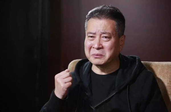 “丁义珍”怒批小鲜肉获赞 网友喊话侯局来抓人