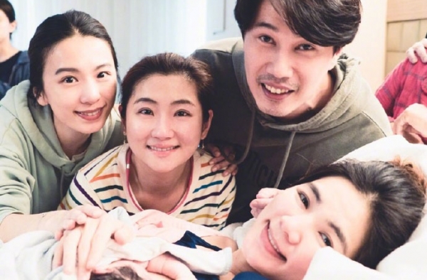 ella产子被曝水中分娩尝试失败 床上顺产首回应：狠痛