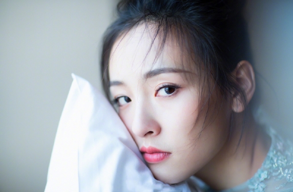 择天记吴倩写真灵气逼人 落落大方