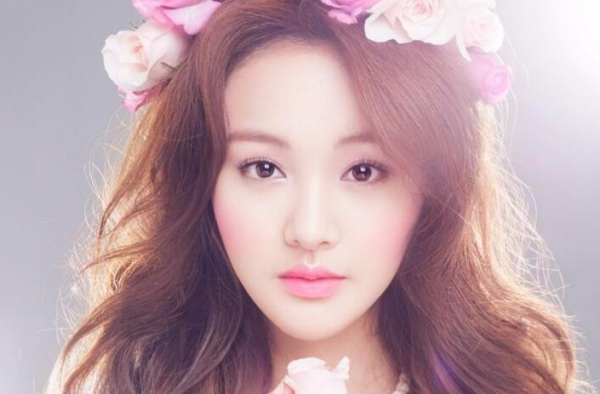 郑爽爸爸声援女儿 她是向日葵内心充满正能量