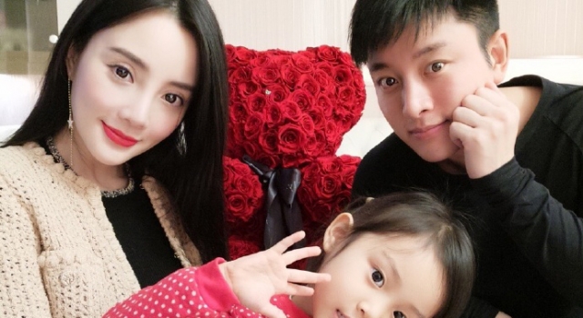 甜馨终于变美了 从黑土妞到美少女她经历了太多非议