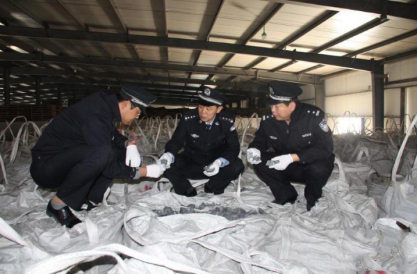 中国海关破获巨额资源性矿产走私案 价值高达6亿多