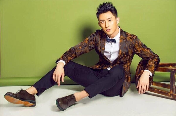 黄景瑜恋情疑曝光 同居女友疑系黑社会大佬前妻