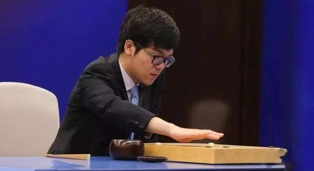 王思聪怼柯洁反遭网友呛声 你嚣张只因你是王健林儿子