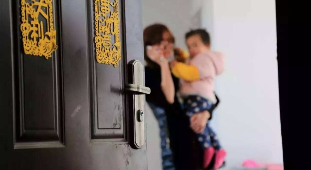 4岁男童头卡护栏死亡 就因为家长做错了这件事……