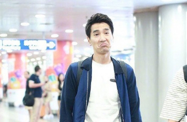 赵又廷素颜卖萌腿毛抢镜 爱妻高圆圆素颜未修图曝光