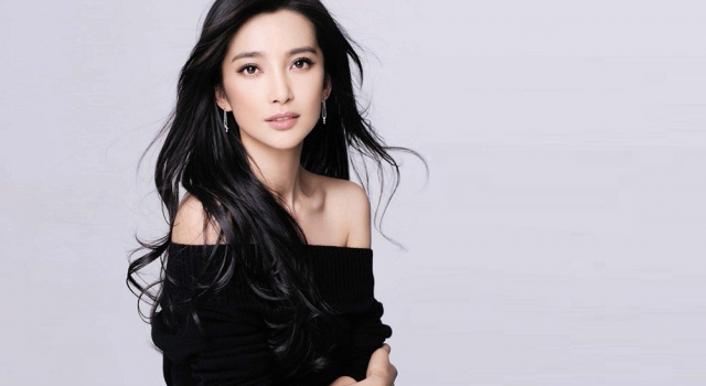 李冰冰被翻译抢镜 有了小男友李冰冰怀孕了吗