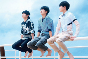 ع TFboys