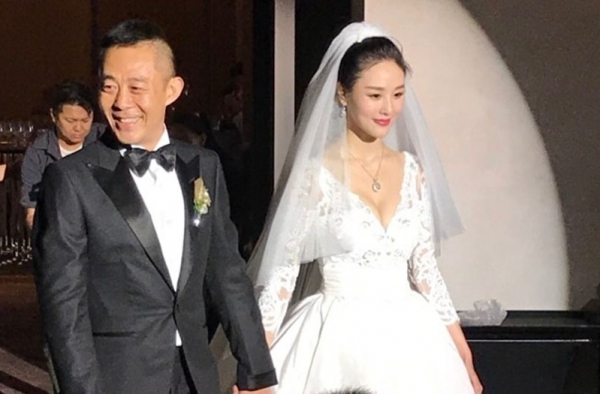 侯勇低调三婚妻子小他20岁 揭侯勇不为人知的三段恋情