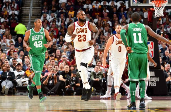 NBA揭幕战骑士险胜凯尔特人 詹姆斯复出海沃德骨折