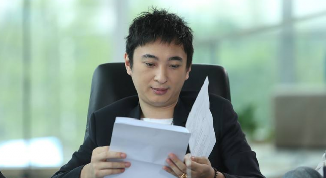 王思聪将张靓颖认成蕾哈娜 张靓颖爆炸头傻傻分不清楚