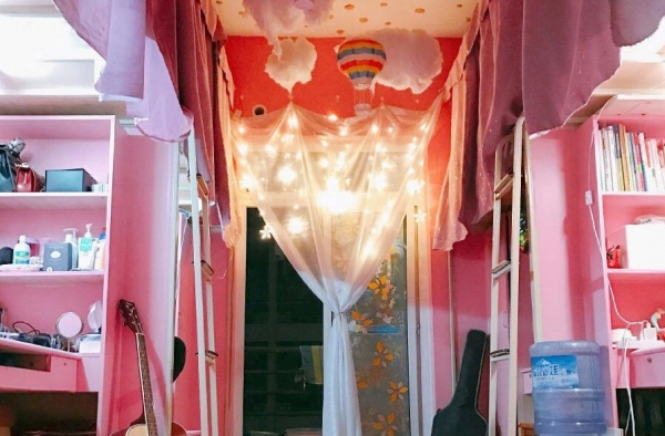 男老师突闯女寝 网友：男老师才是对女生最大安全隐患