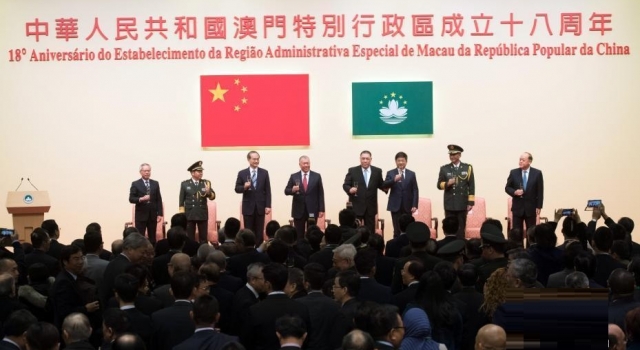 为庆祝澳门回归18周年 澳门特区政府举行升旗仪式