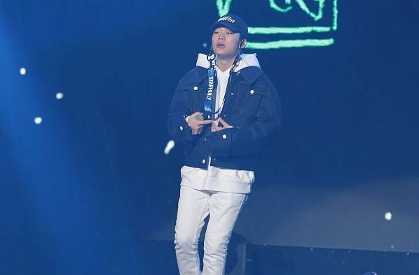 Pgone回应与李小璐过夜 亲自发声明只为他们不受委屈