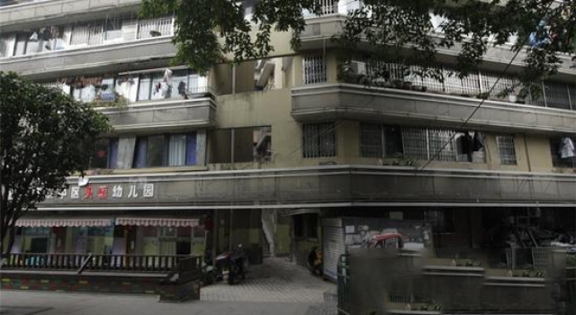 重庆高楼没电梯成网红 重庆的建筑又“中毒”了