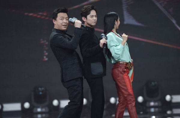 黄渤何炅蔡依林尬舞 蔡依林引领风骚