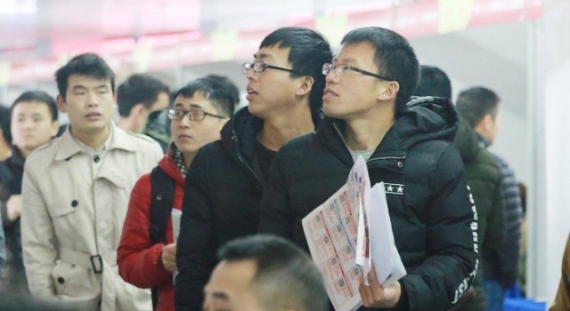 月薪2万招不到人？为啥现在的年轻人不愿意进工厂了？
