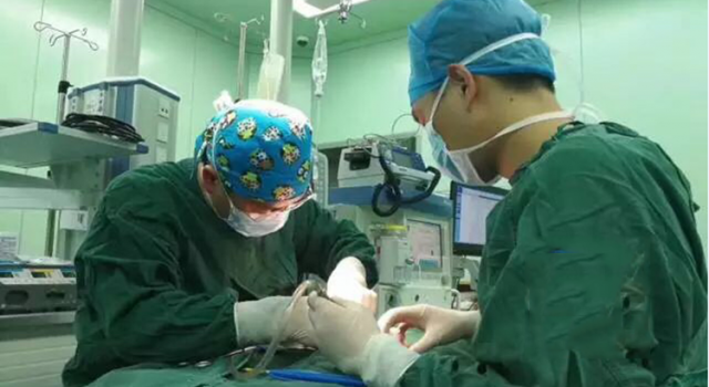 一条朋友圈救了一条命 1603公里抢救死亡边缘的孩子