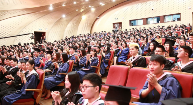请假参加女儿毕业典礼 生活何时都需要仪式感