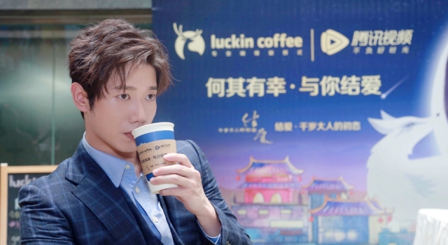 结爱千岁大人的初恋宽永穿搭 这是一只爱穿西装的狐狸